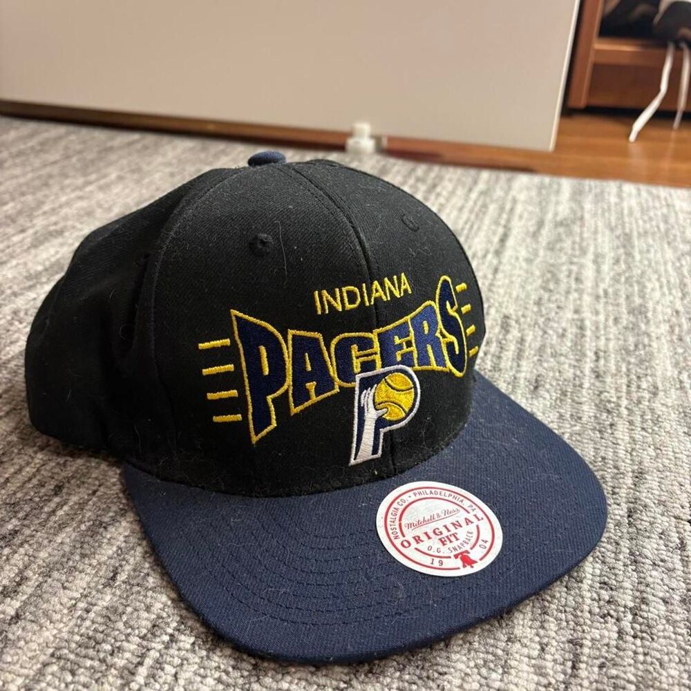 Super crazy vintage look NBA Indiana Pacers Mitchell & Ness black cap
